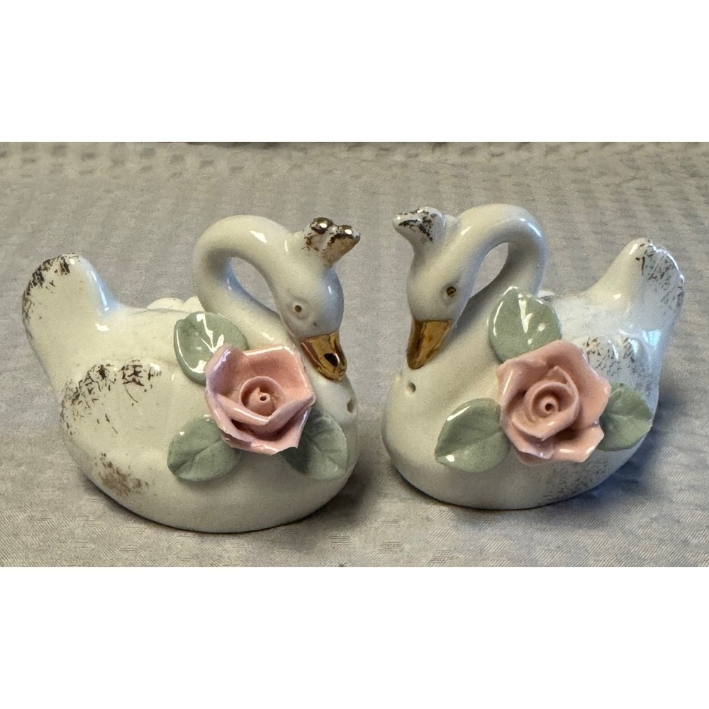 Lefton China Hand Painted Salt‎ and Pepper Shakers Swans 1950s